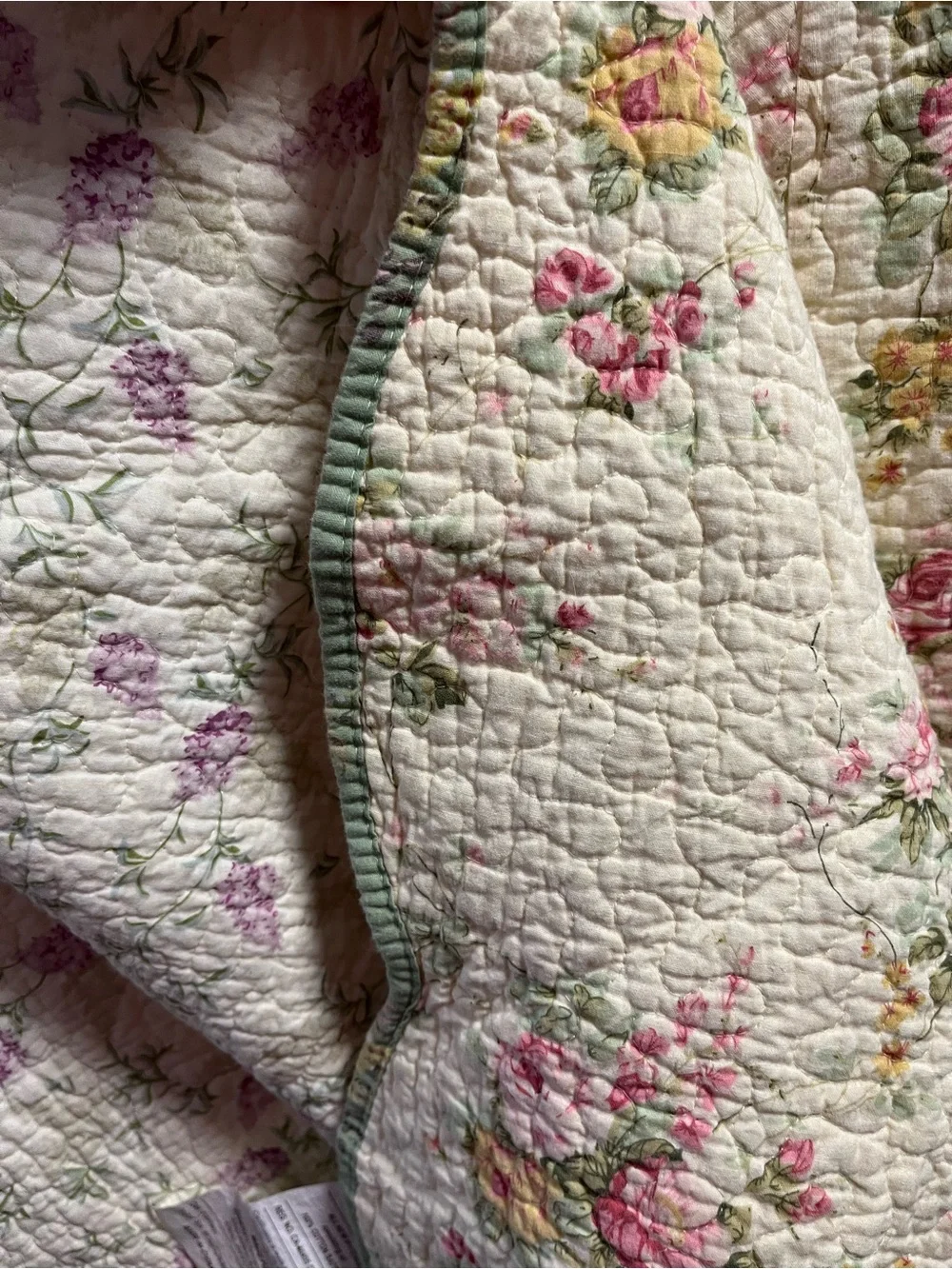 Greenland Home Furnishings floral quilt 90”x90”